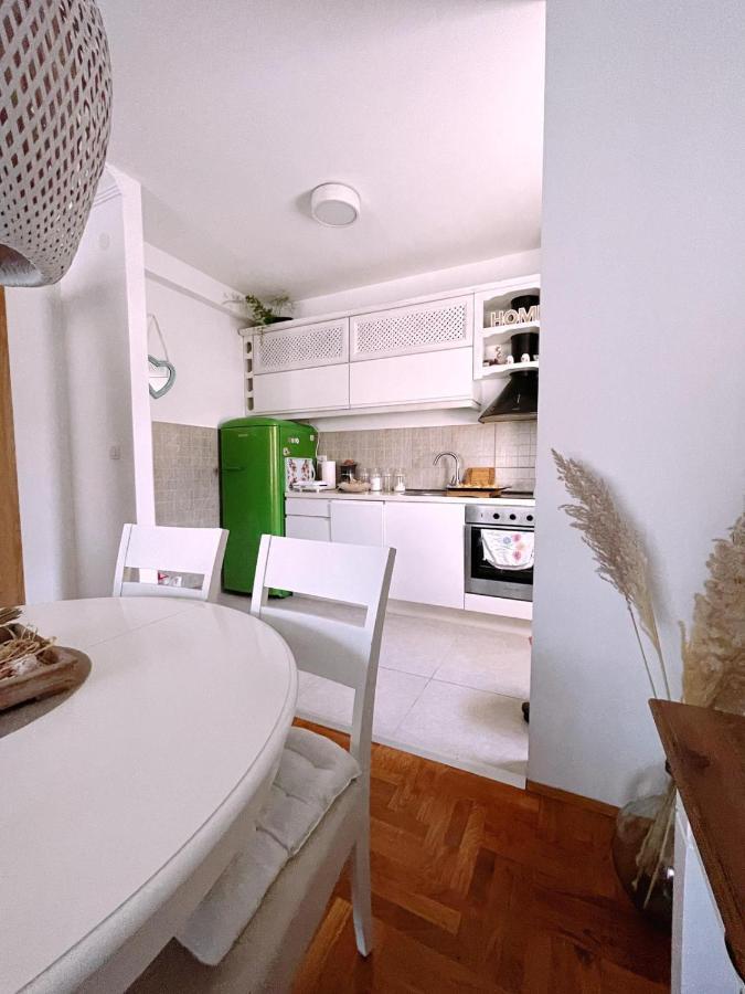 Aska Apartment بار المظهر الخارجي الصورة