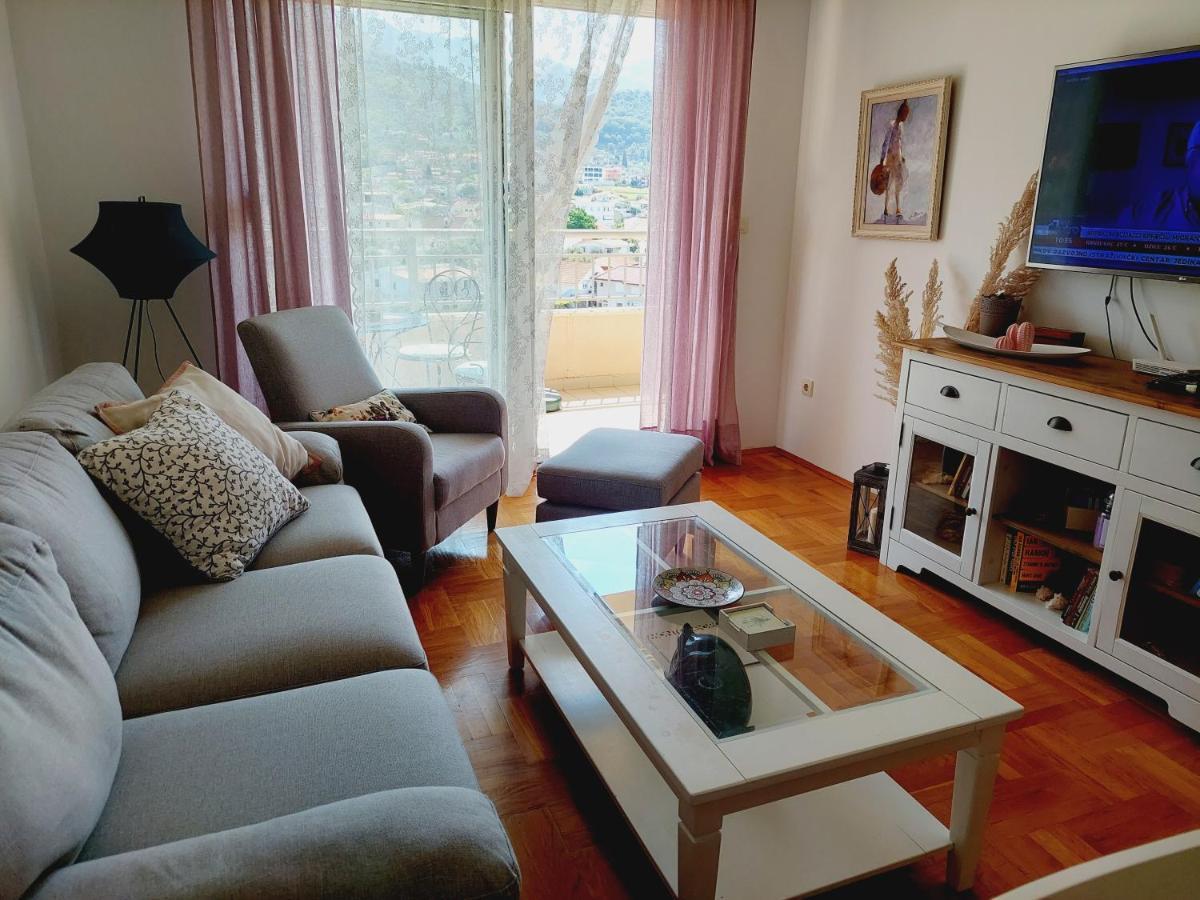 Aska Apartment بار المظهر الخارجي الصورة